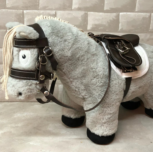 Crafty pony leather saddle set